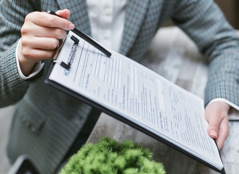 Review - AI-powered legal document analysis