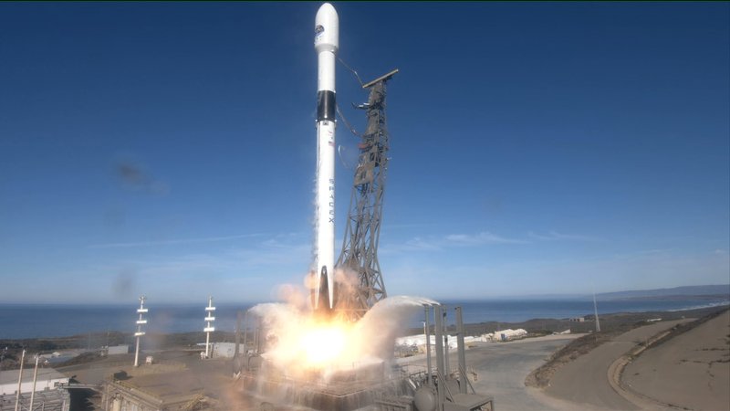 SpaceX Falcon rocket family comparison chart